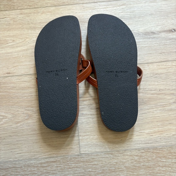 Tory Burch Miller Cloud Thong Leather Sandals - Picture 5 of 8